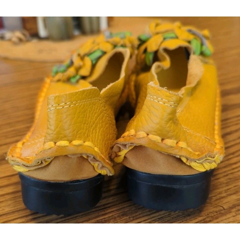 Tin Rui Shoes Womens 9 (260) Slip On Loafers Yellow Green Flowers Leather Shoes - Picture 5 of 8